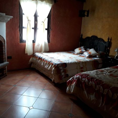 Hotel La Casita De Roca Антигуа-Гватемала Экстерьер фото