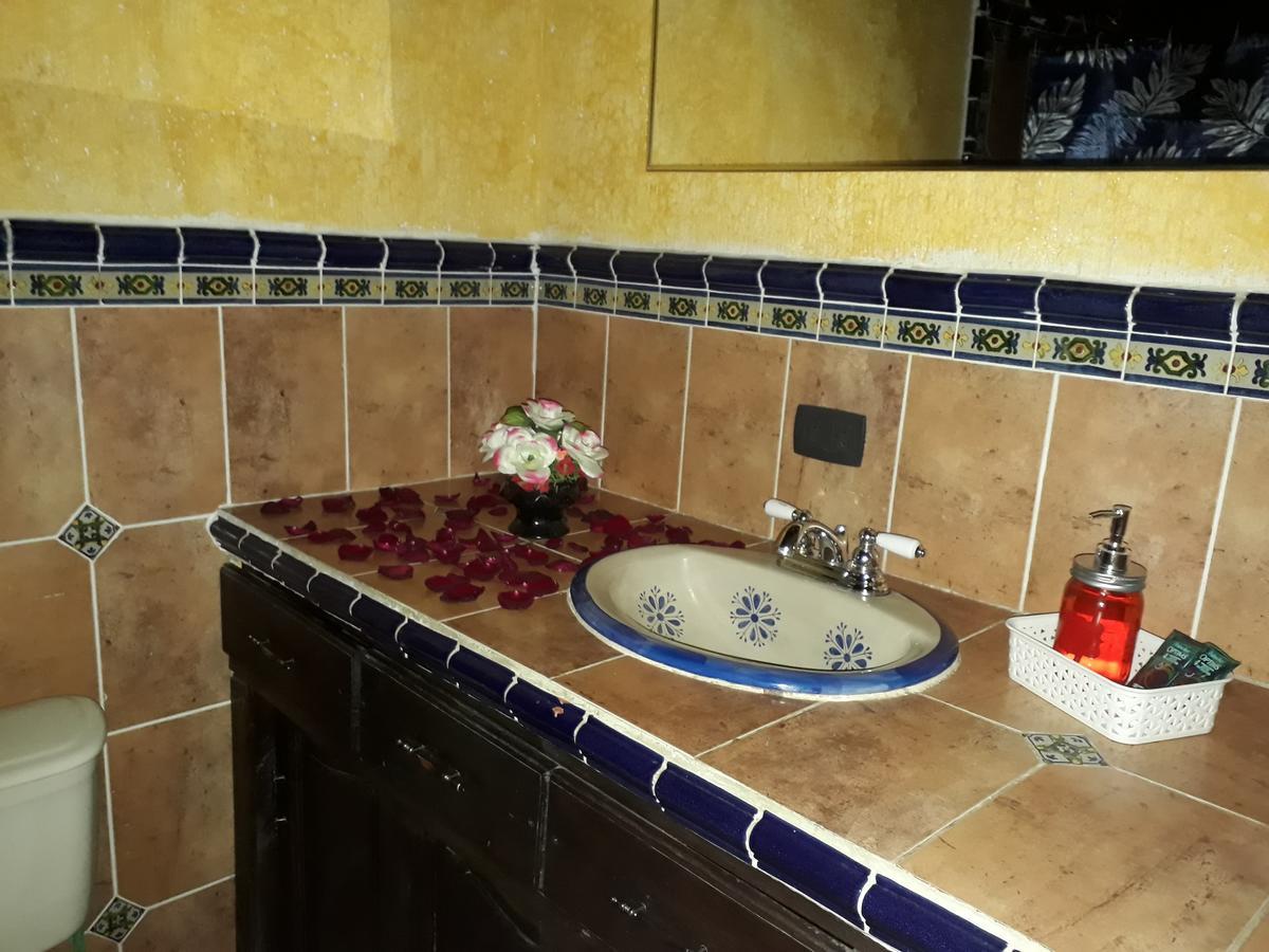 Hotel La Casita De Roca Антигуа-Гватемала Экстерьер фото
